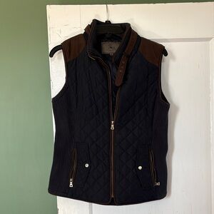 Gallery Weekend Women's Quilted Vest - Navy and Chocolate